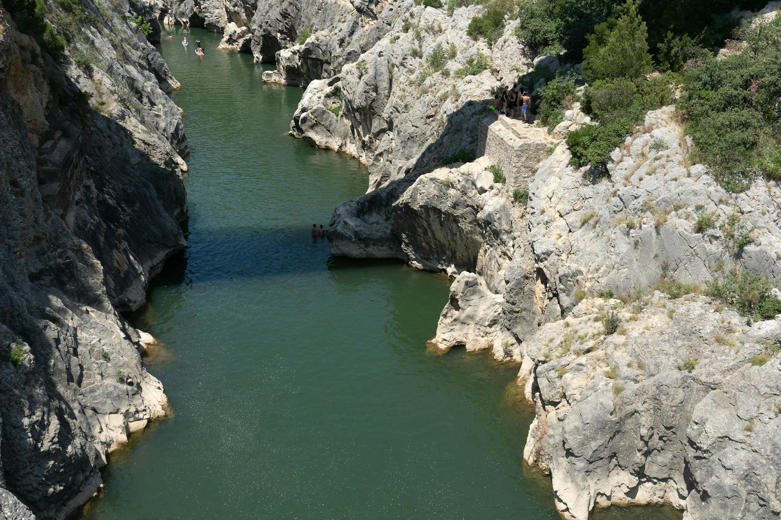 Stunning view of a river canyon in Saint-Guilhem-le-Désert, perfect for adventure and exploration.